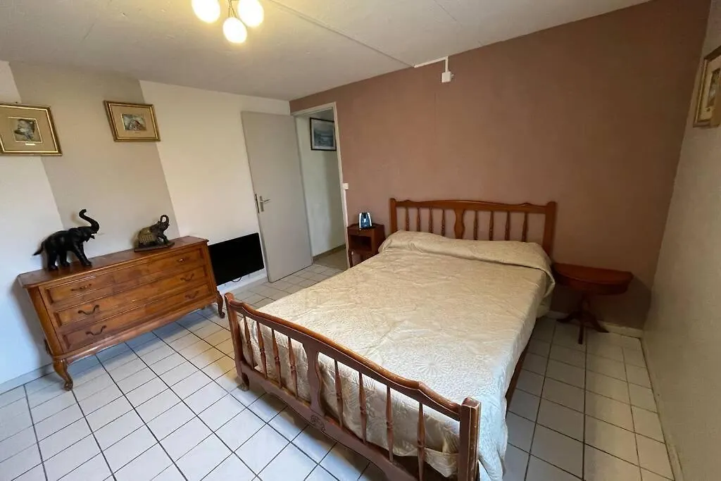 Villa Rez-De-Chaussée privatif - Alpilles - Piscine à Saint-Étienne-du-Grès Hébergement de vacances